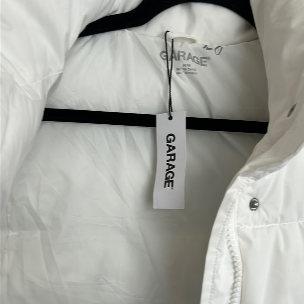 Garage Women's White Quilted Vest - Picture 2 of 14